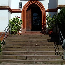 Die zweiflügige Seitentür von der Kirche St. Markus in Erbach
