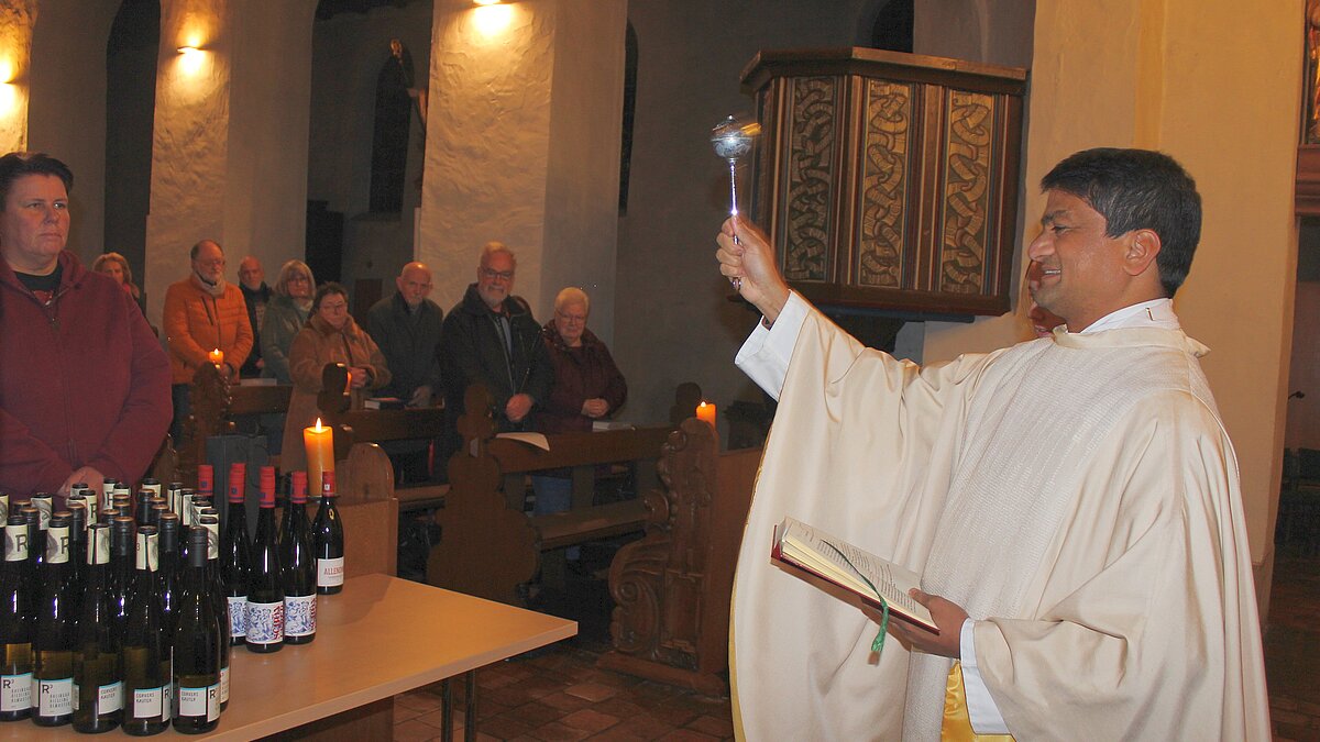 Johannisweinsegnung in der Basilika