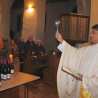 Johannisweinsegnung in der Basilika